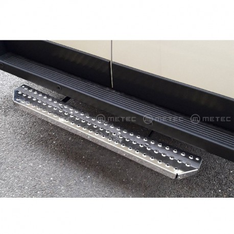 Step, for rear doors...