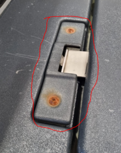 Gångjärnskåpa ADC för flaklock VW Amarok (1 sats/2 st)