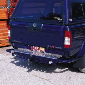 ARB Stötfångare med steg och dragkrok Nissan Navara D22 1997–2008