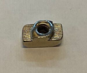 T-mutter 6 mm för takrails (1 st)
