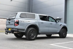 AEROKLAS flakkåpa, Ford Ranger D/C 2023–, Frozen White (3GZ), med rails & centrallås