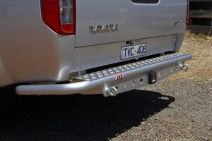 ARB Stötfångare med steg och dragkrok Nissan Navara D40 2005–2015