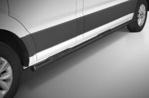 Sidosteg SVART med plaststeg Crafter / TGE 2017– (SWB, 3640 mm), 70 mm
