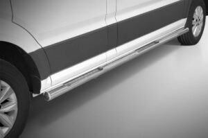 Sidosteg med steg, Volkswagen Crafter 2017– (SWB, 3640 mm), 76 mm, rostfri