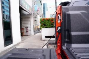 E-Z UP & DOWN TAILGATE ASSIST, Ford Ranger & Volkswagen Amarok 2023–