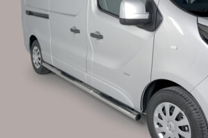 Ovalt sidorör med steg Renault Trafic 2019– (L2)