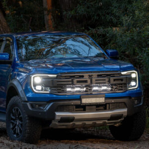 Night Hawk ljussats bakom grillen Ford Ranger Raptor 2022–